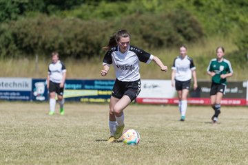 Bild 168 - wBJ TuRa Meldorf/Buesum - JFV Luebeck : Ergebnis: 1:0